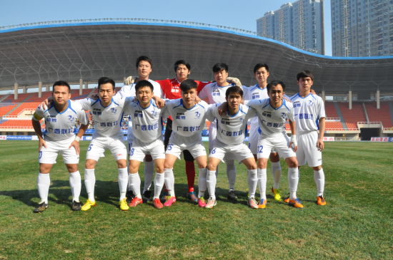 FOG与NFL达成多年合作，标志性宽松剪裁引关注