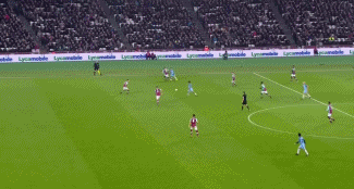 诺里斯与幸运符Amelia炸鸡店约会获F1冠军