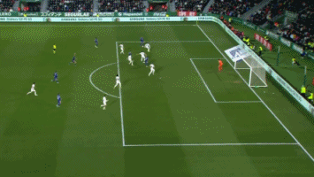 津门虎主帅于根伟积极引援奥乌苏，助力球队提升，期待其归化入籍，展现强大进攻实力，助球队稳定发展。