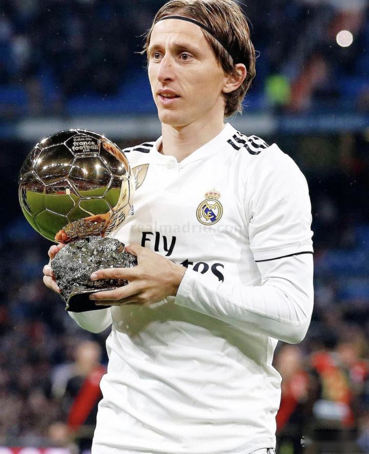 火箭哈登末节三分绝杀国王